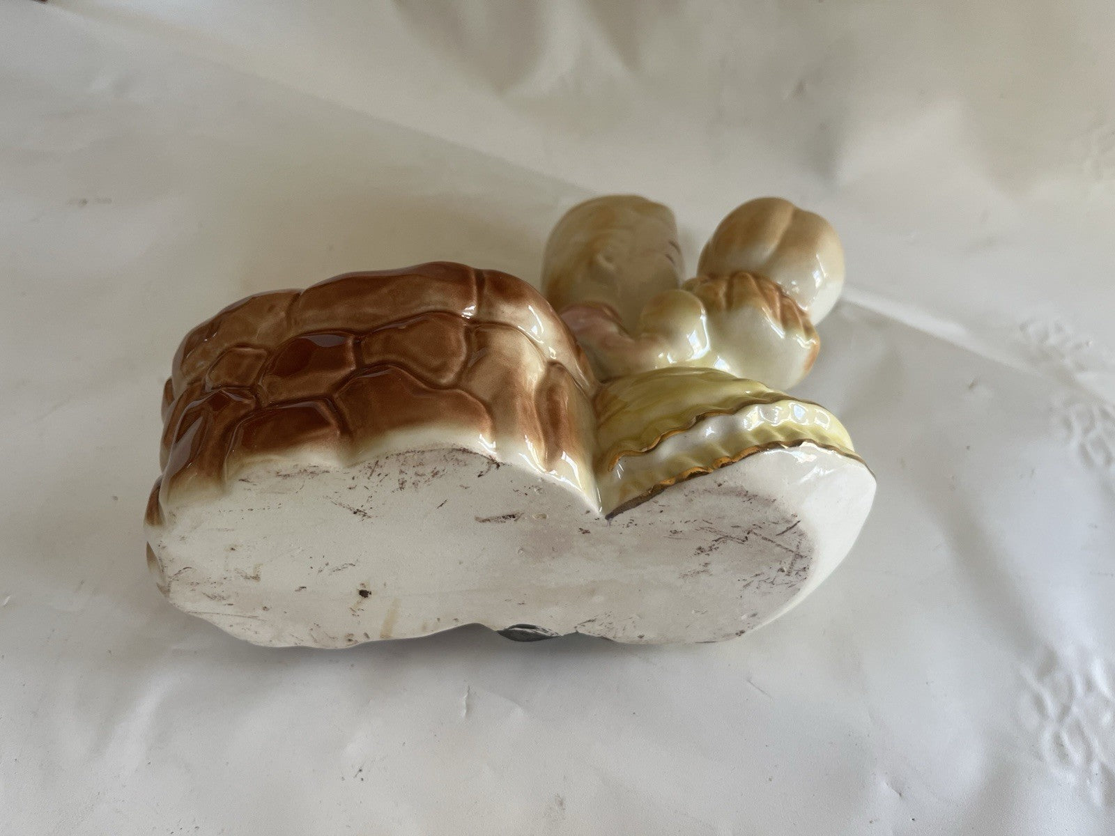 Vintage Kissing Couple Ceramic Planter Hand Painted Boy/Girl. Gold Accent EVC