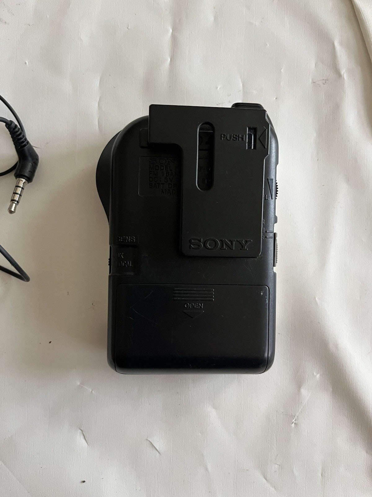 Sony Walkman SRF-26 Portable Stereo FM Radio w/Belt Clip & Headphones Vintage