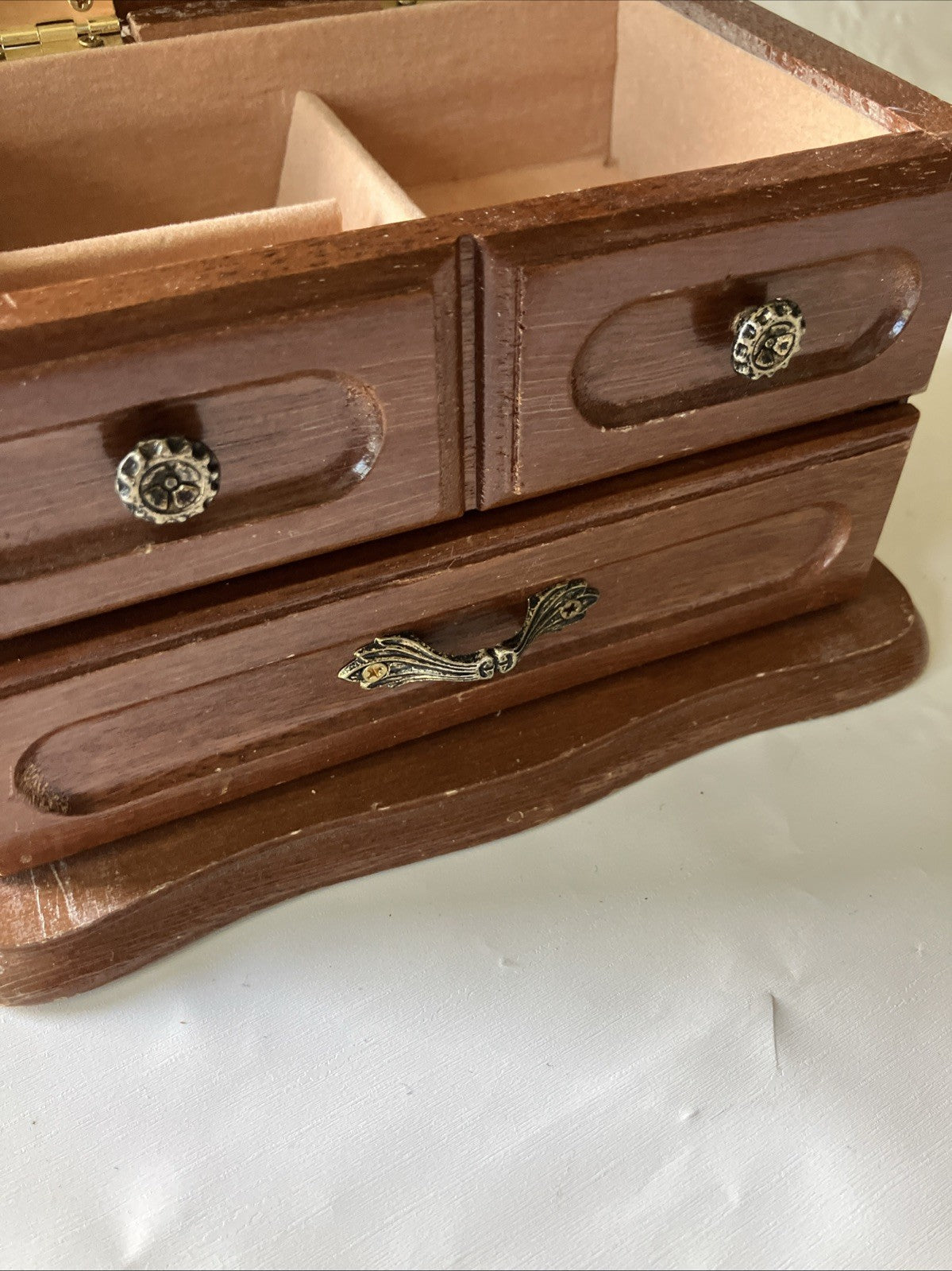 Vintage MCM Wooden Jelwery Box With Scalloped Edges, Velvet Int. Drawer, Mirror
