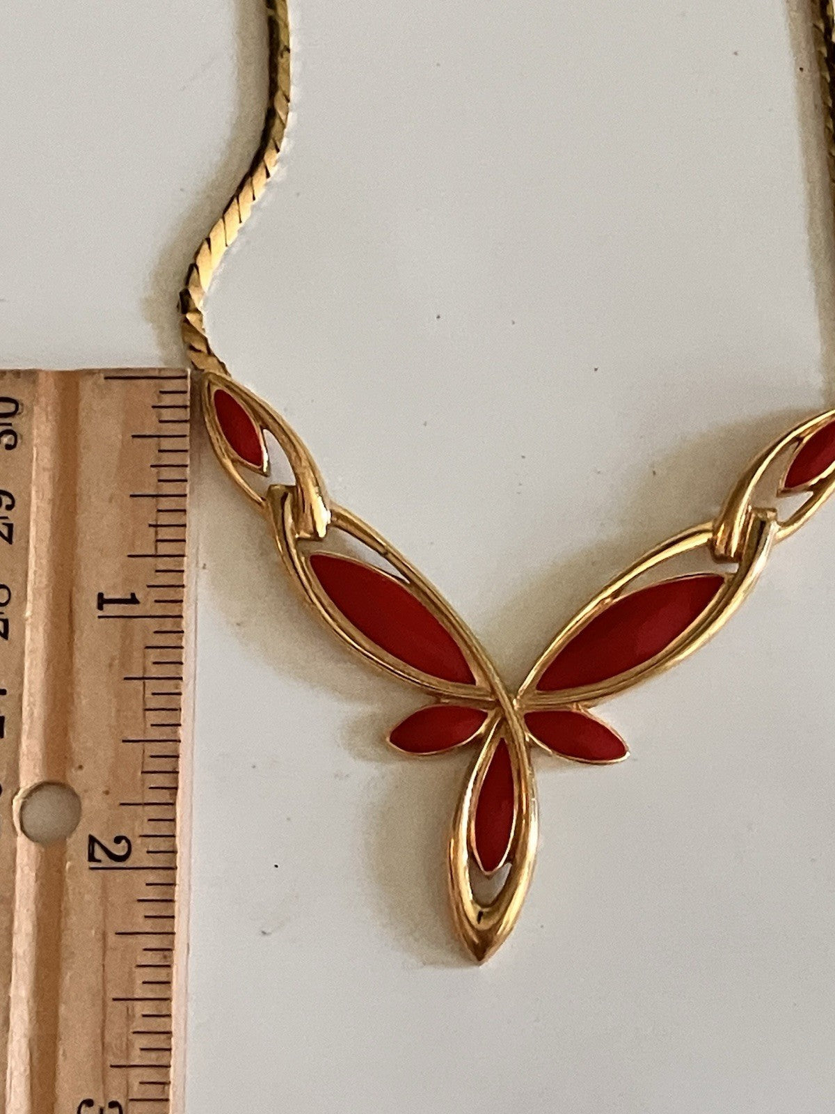 Trifari Burgundy Wine & Gold Tone Chain Pendant Necklace