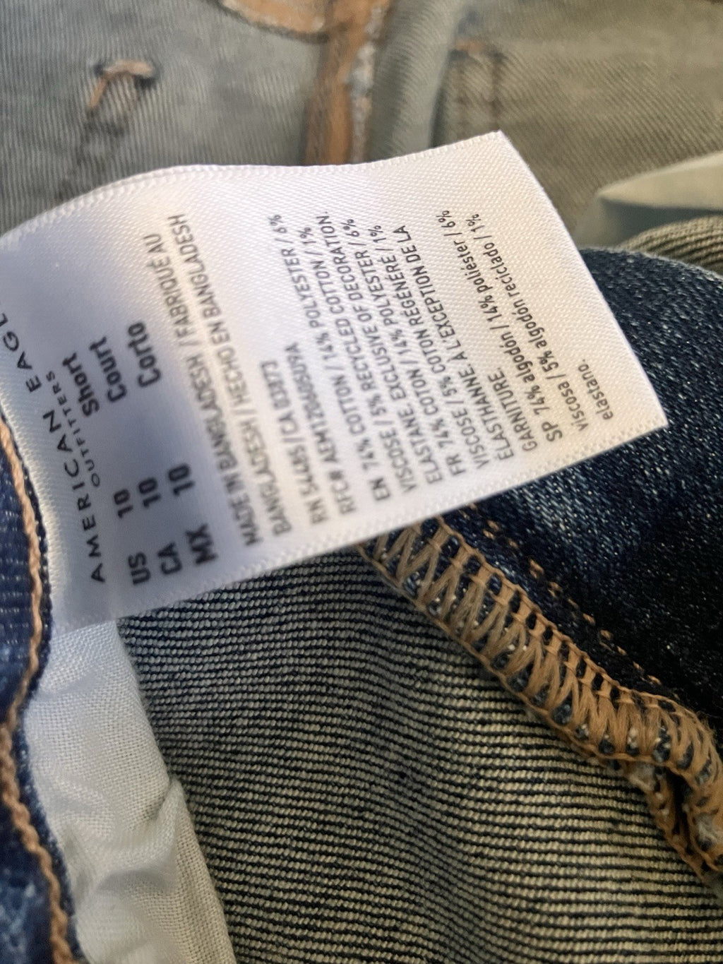 American Eagle Women’s Size 10 Regular “Mom Jean” With Stretch