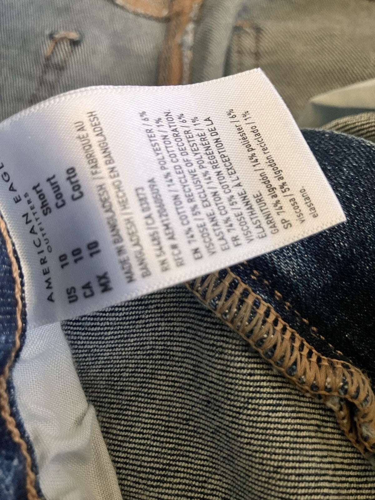 American Eagle Women’s Size 10 Regular “Mom Jean” With Stretch