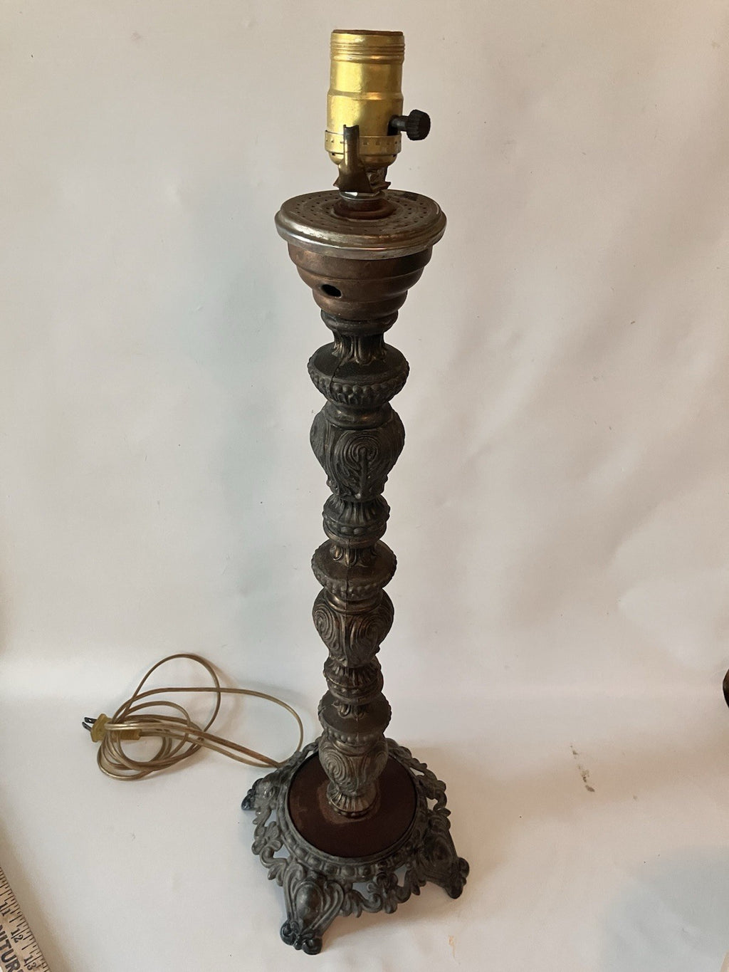 Vintage Accurate Casting Inc. Electric 23” Lamp, Works!