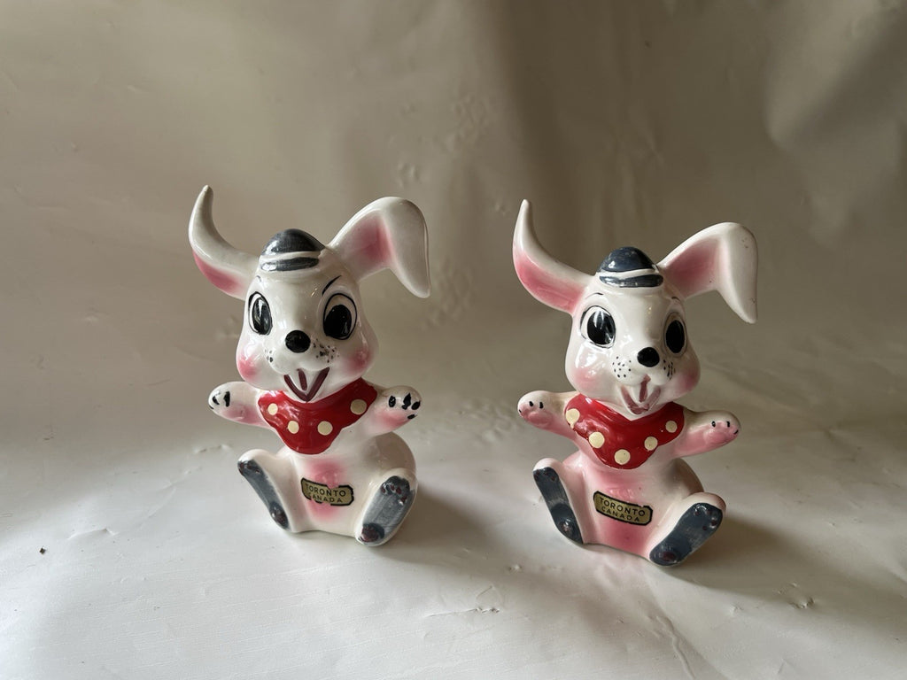 Vintage AnEnterprise Exclusive Artmark Rabbit Salt & Pepper Shakers EVC