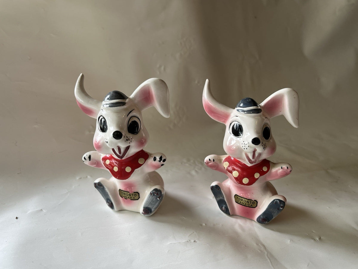 Vintage AnEnterprise Exclusive Artmark Rabbit Salt & Pepper Shakers EVC
