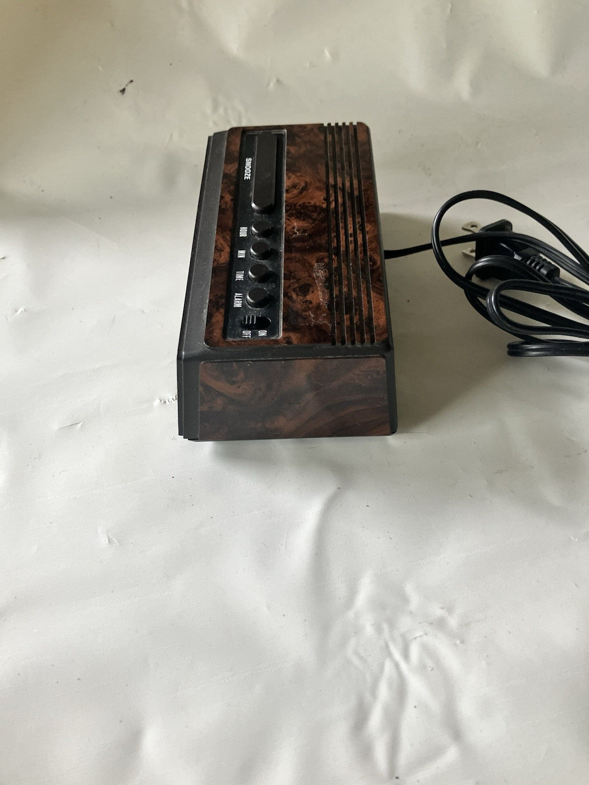 Vintage Elgin Wood tone Electric Analog Bedside Alarm Click Working Condition