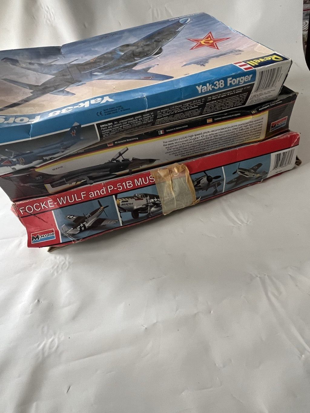 3-Vintage Model Kits  RF-101B Recon Kit; Reveal Yak-38 Forger; P-51B 1:48 Scale