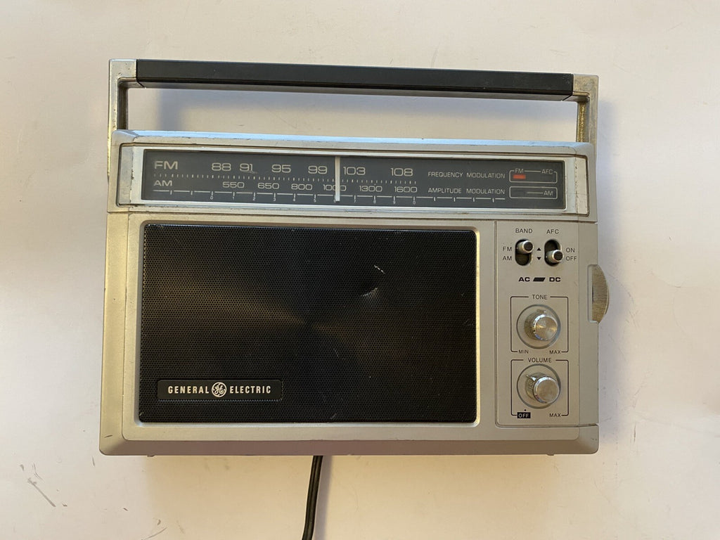 General Electric Radio Model 7-28500 Working New Antenna