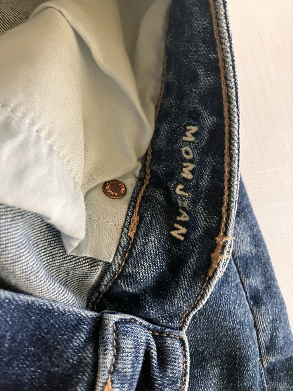 American Eagle Women’s Size 10 Regular “Mom Jean” With Stretch