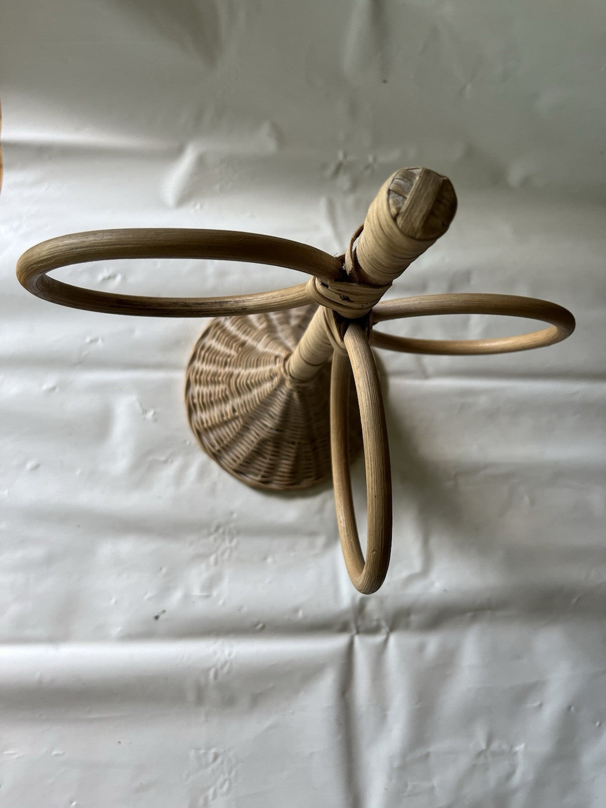 Vintage BOHO Natural Wicker/Rattan 3 Ring Counter Top Towel Holder Cottage Core