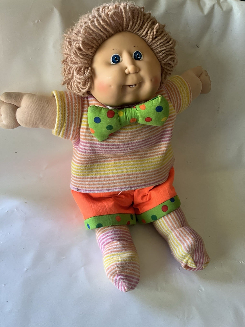 Vintage Cabbage Patch Kids 16”  Lt. Brown Curly W. Blue Circus Doll W/ Green Tie