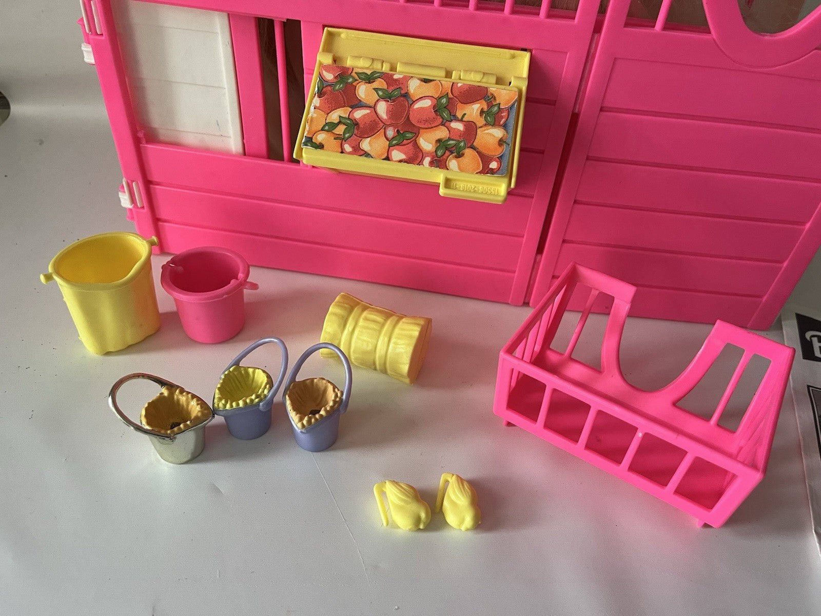 1995 Barbie Feeding Fun Stable Playset w Box Horse, Some Accessories, Manual
