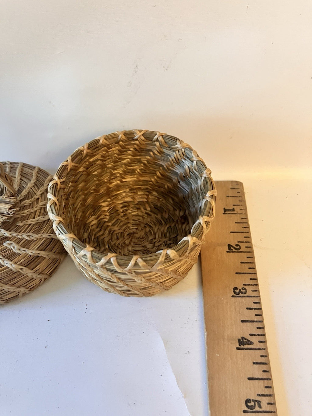 Vintage 3” Tall/Round Small Papago Woven Basket With Lid; Excellent Condition.