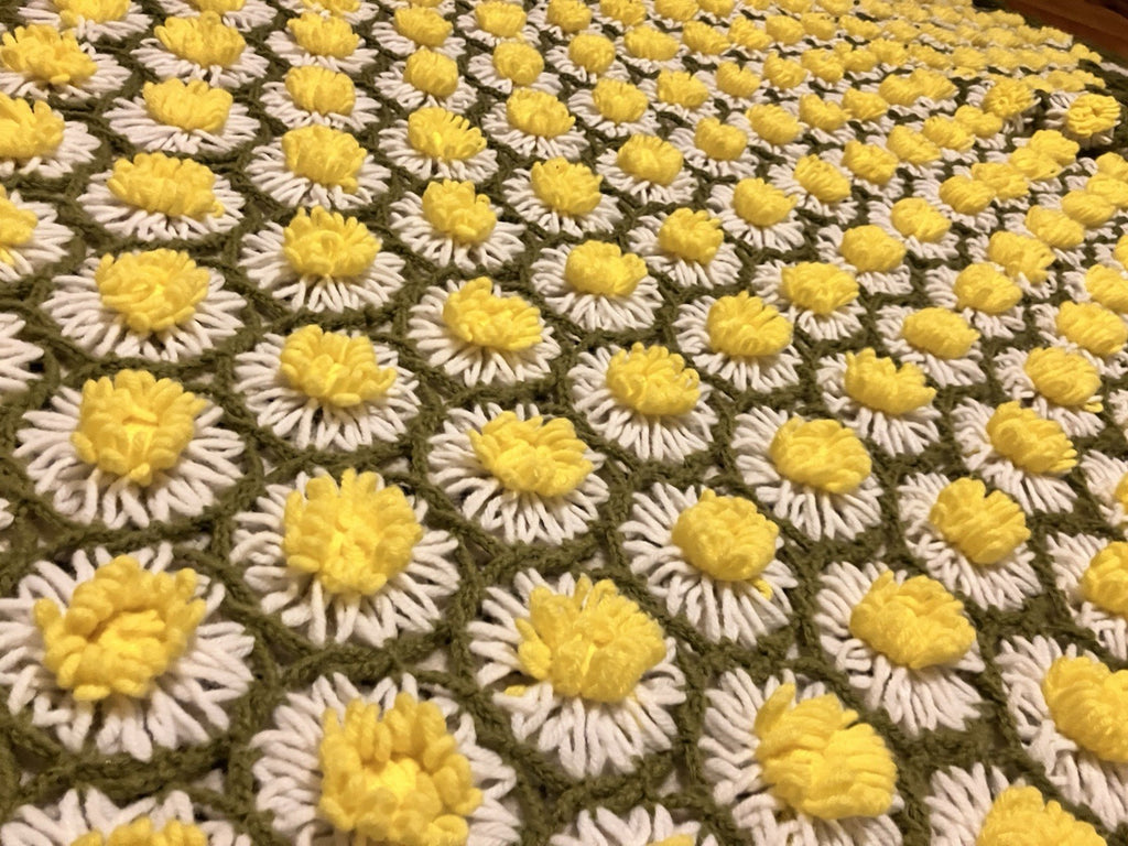 Vintage Daisy Chain Blanket Twin Size Crochet Topper Blanket 60” Long EVC