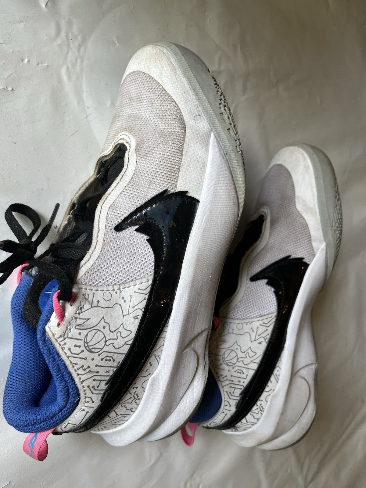 Nike Team Hustle D 10 SE Space Jam White (GS) GUC Size 4Y