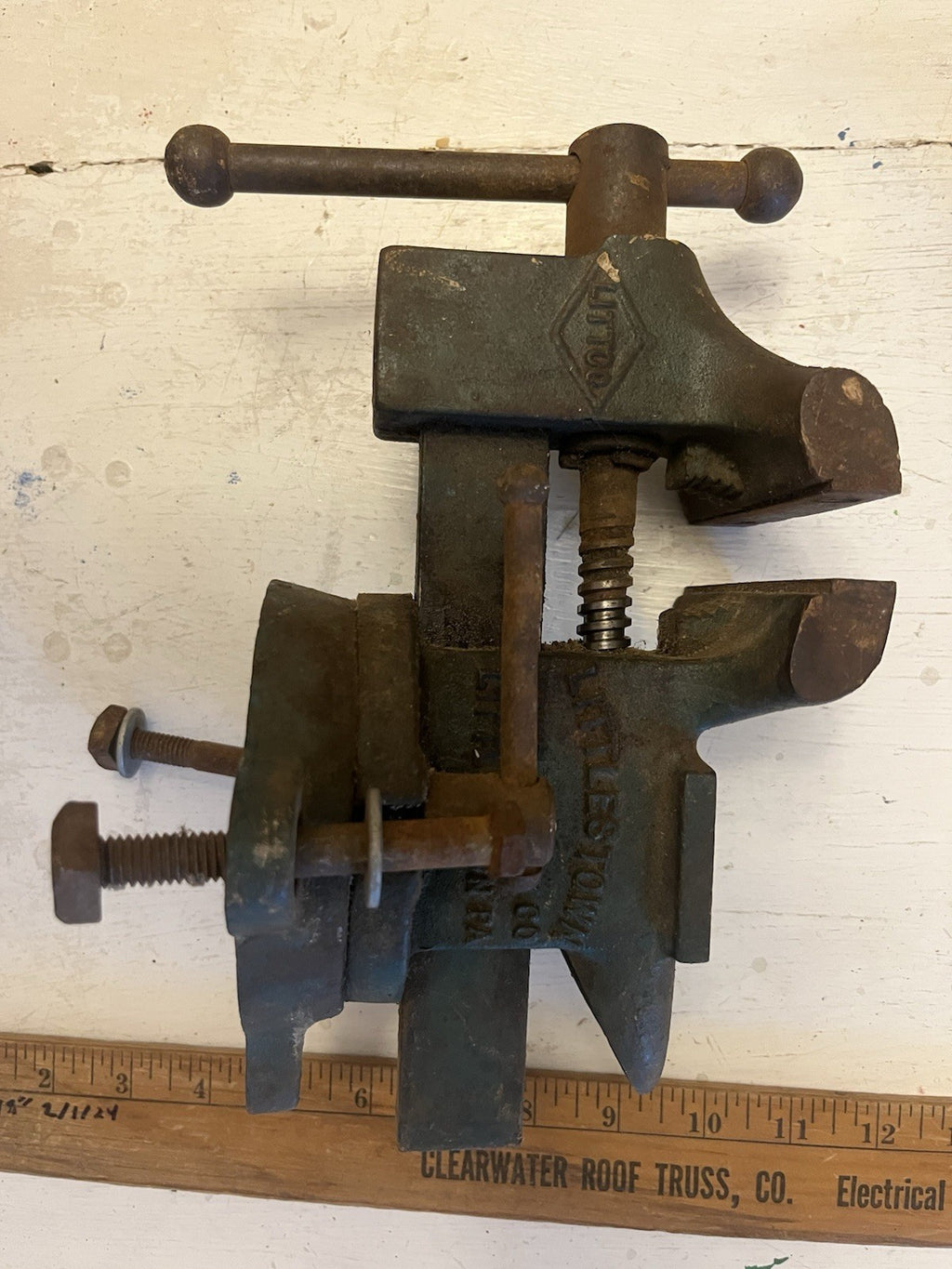 Vintage LITTLESTOWN NO.112 3-1/2" Bench Vise With 3 Pound Hammer