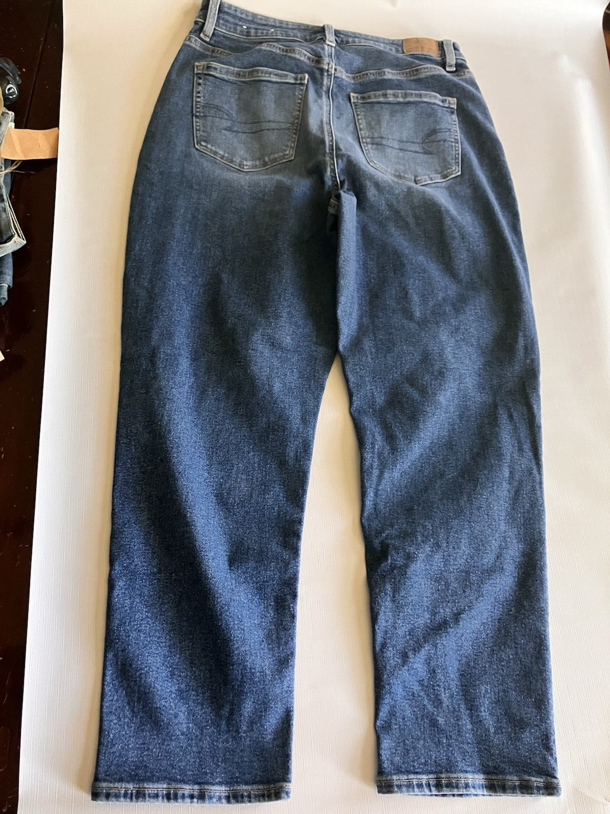 American Eagle Womens Size 6, Curvy, Hi-rise “Dream Jean” Distressed Jeans