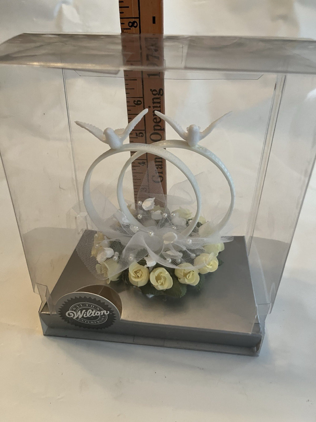 Vintage 1998 Wilson Cake Wedding Topper W/ Rings And Dove, Roses NOS