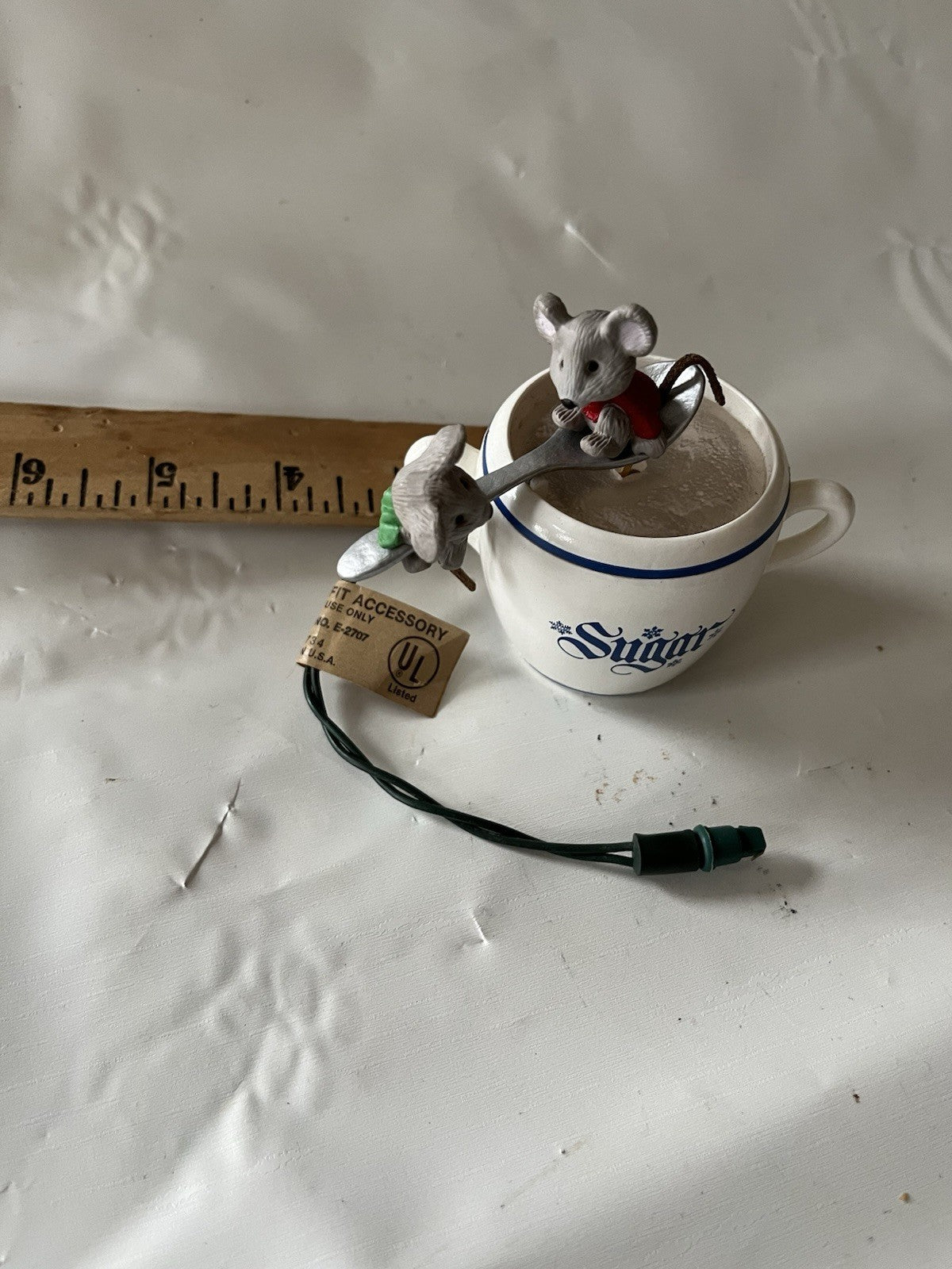 Hallmark LOVING SPOONFUL  1989  Magic: Light & Motion Decoration; See Photos