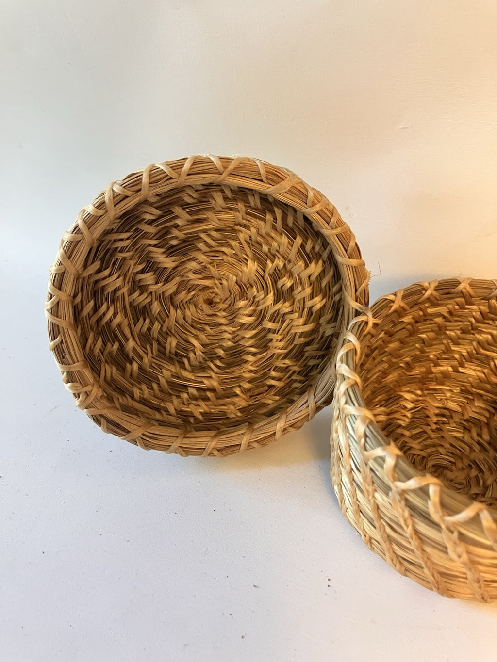 Vintage 3” Tall/Round Small Papago Woven Basket With Lid; Excellent Condition.