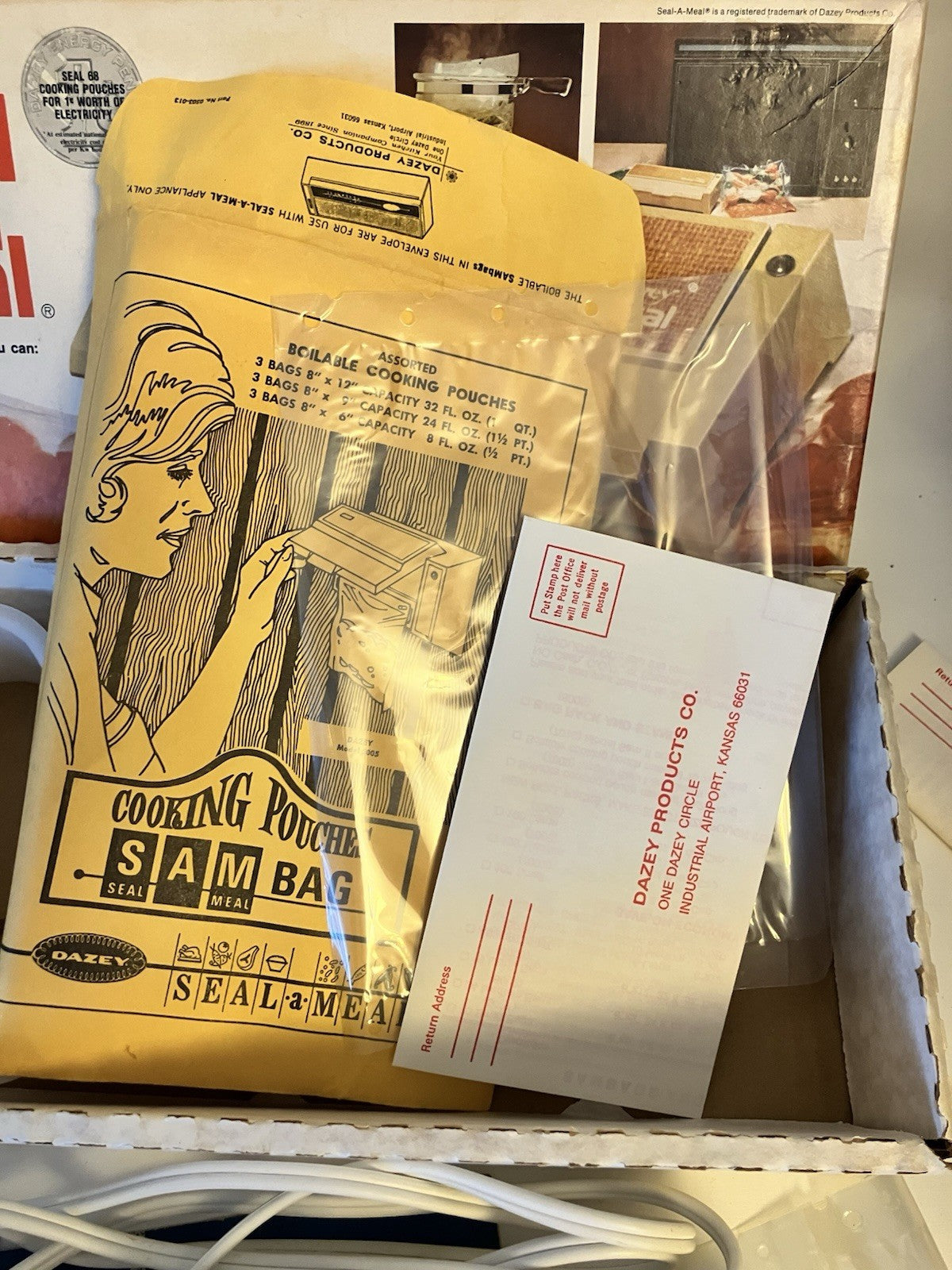 Vintage Dazey Seal-a-Meal Food Vacuum Sealer NOS with Seal Bags Works USA 1970s