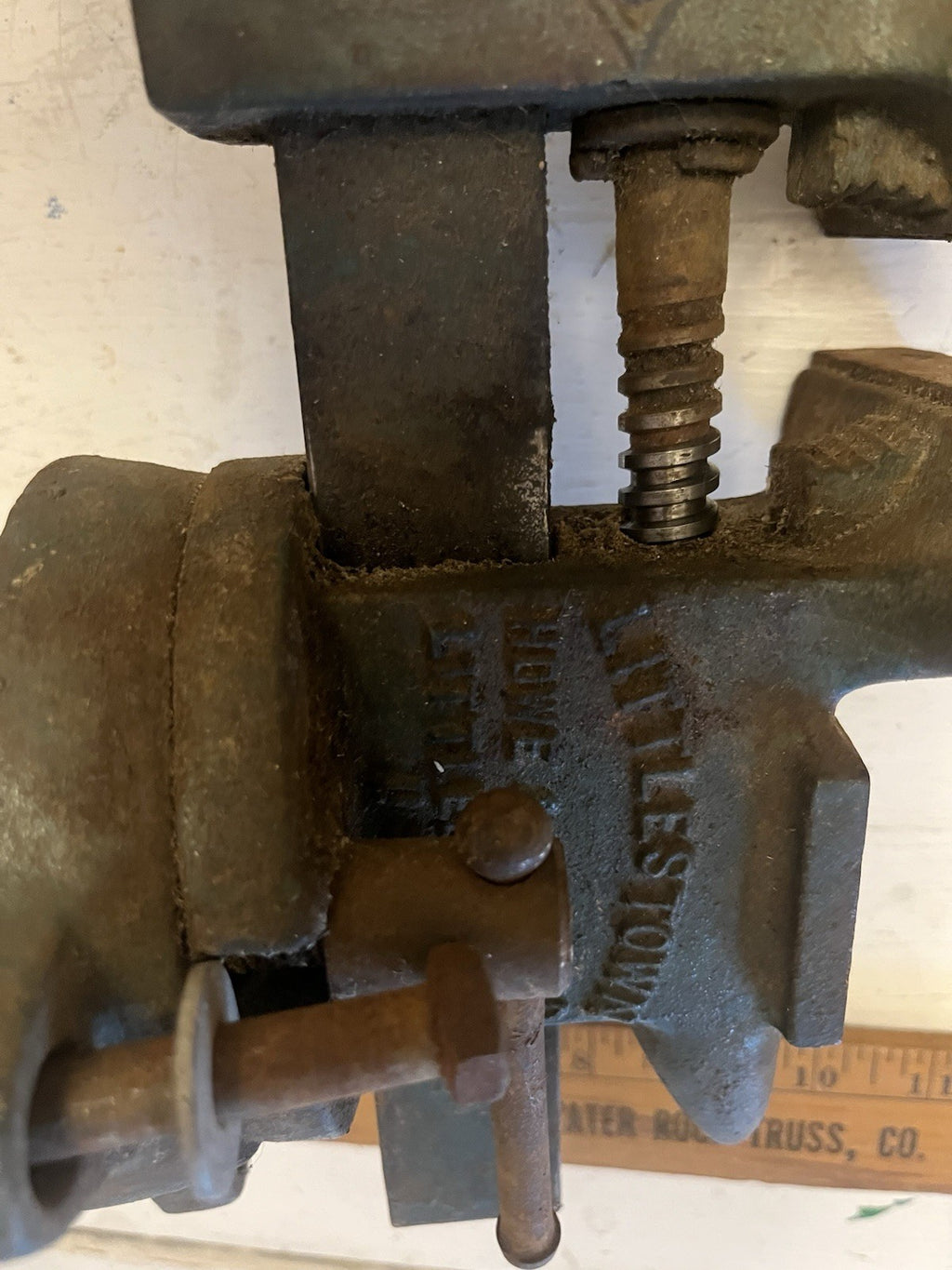 Vintage LITTLESTOWN NO.112 3-1/2" Bench Vise With 3 Pound Hammer