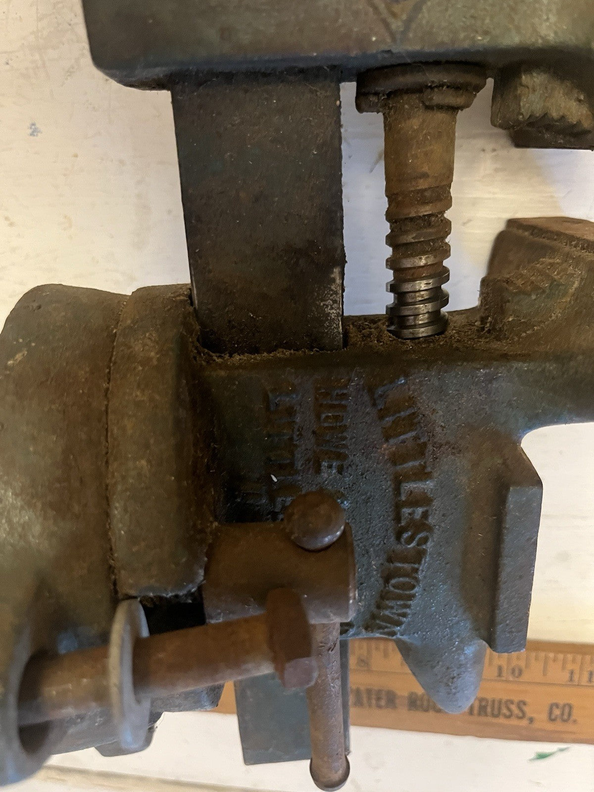 Vintage LITTLESTOWN NO.112 3-1/2" Bench Vise With 3 Pound Hammer