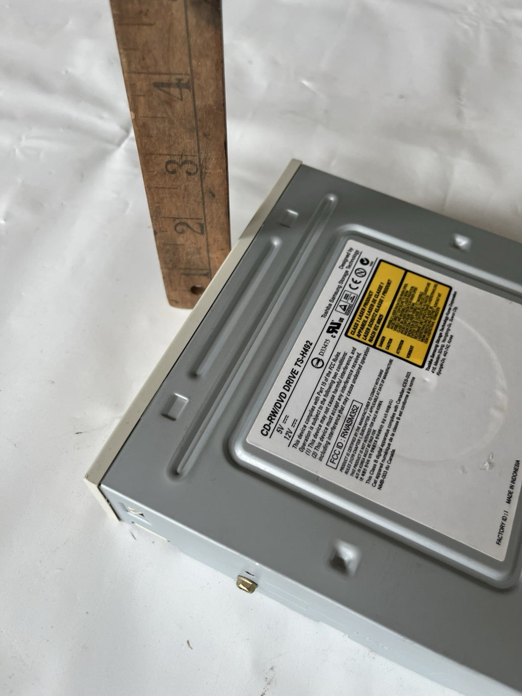 Samsung CD-RW/DVD Drive TS-H492; 2005.