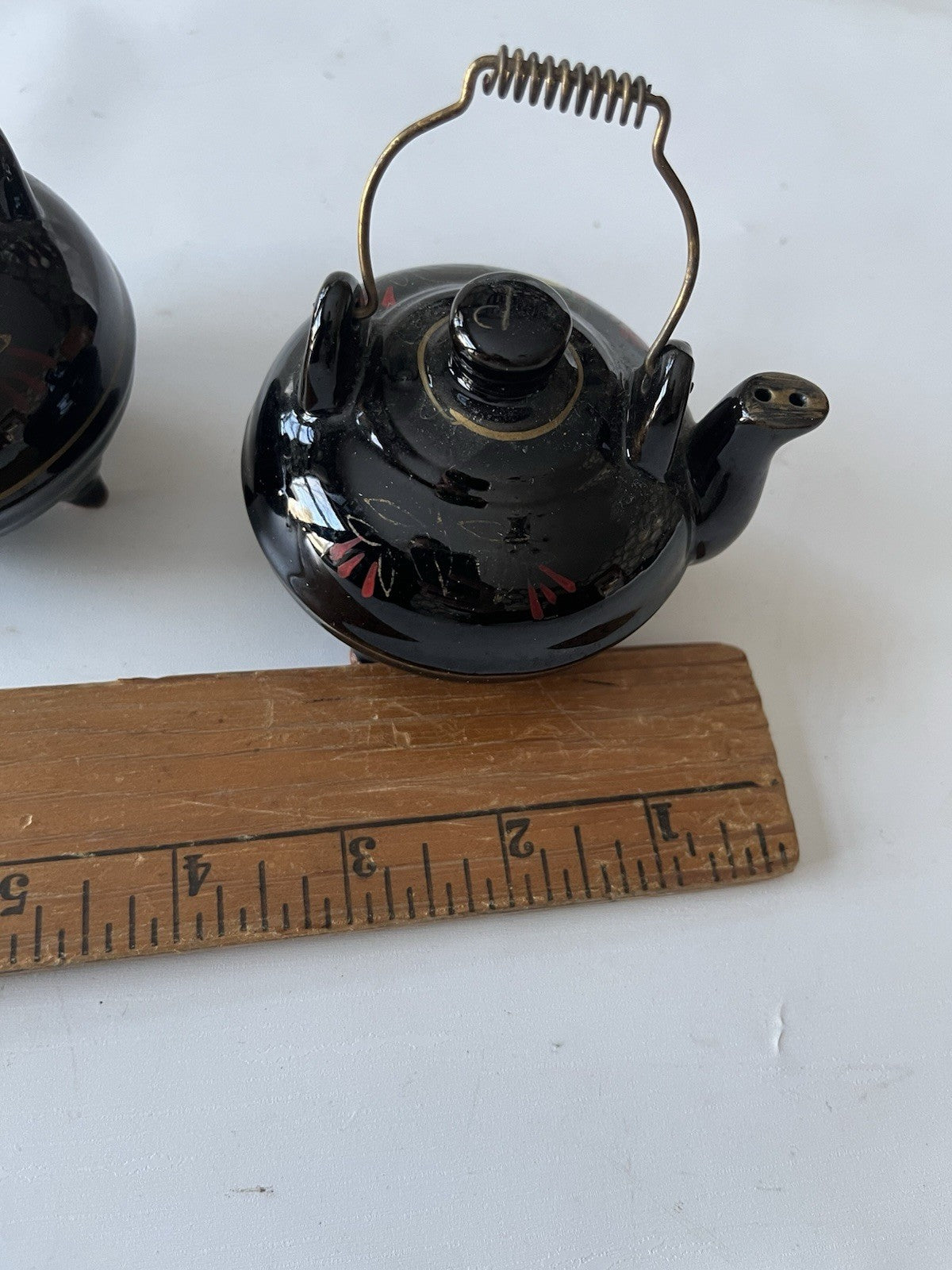 Japanese Brown Ceramic Tea Kettle Hand-painted Rooster Salt/Pepper Shakers