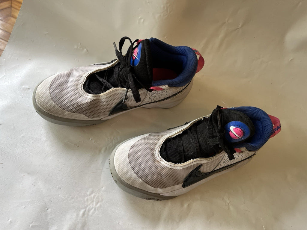 Nike Team Hustle D 10 SE Space Jam White (GS) GUC Size 4Y