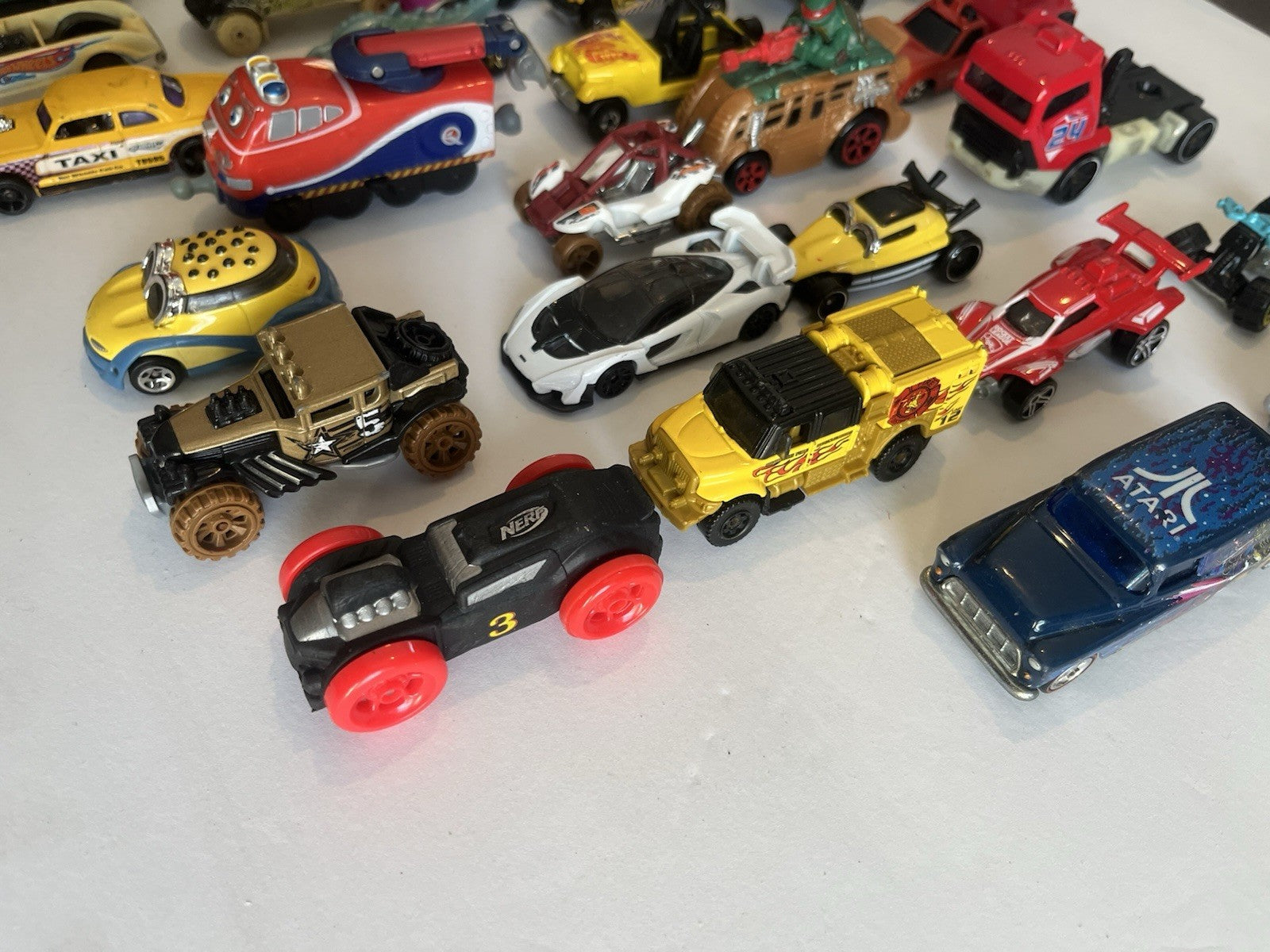 Lot of Hotwheels/Matchbox Cars Ninja Turtles/Atari/Jeep/Police