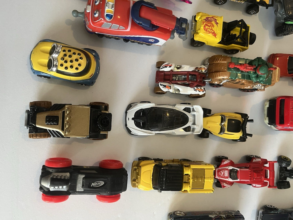 Lot of Hotwheels/Matchbox Cars Ninja Turtles/Atari/Jeep/Police