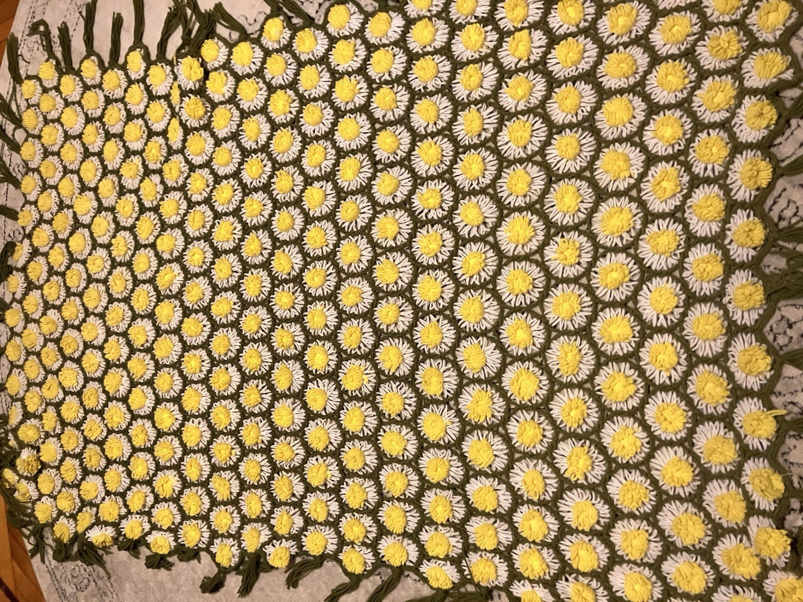 Vintage Daisy Chain Blanket Twin Size Crochet Topper Blanket 60” Long EVC