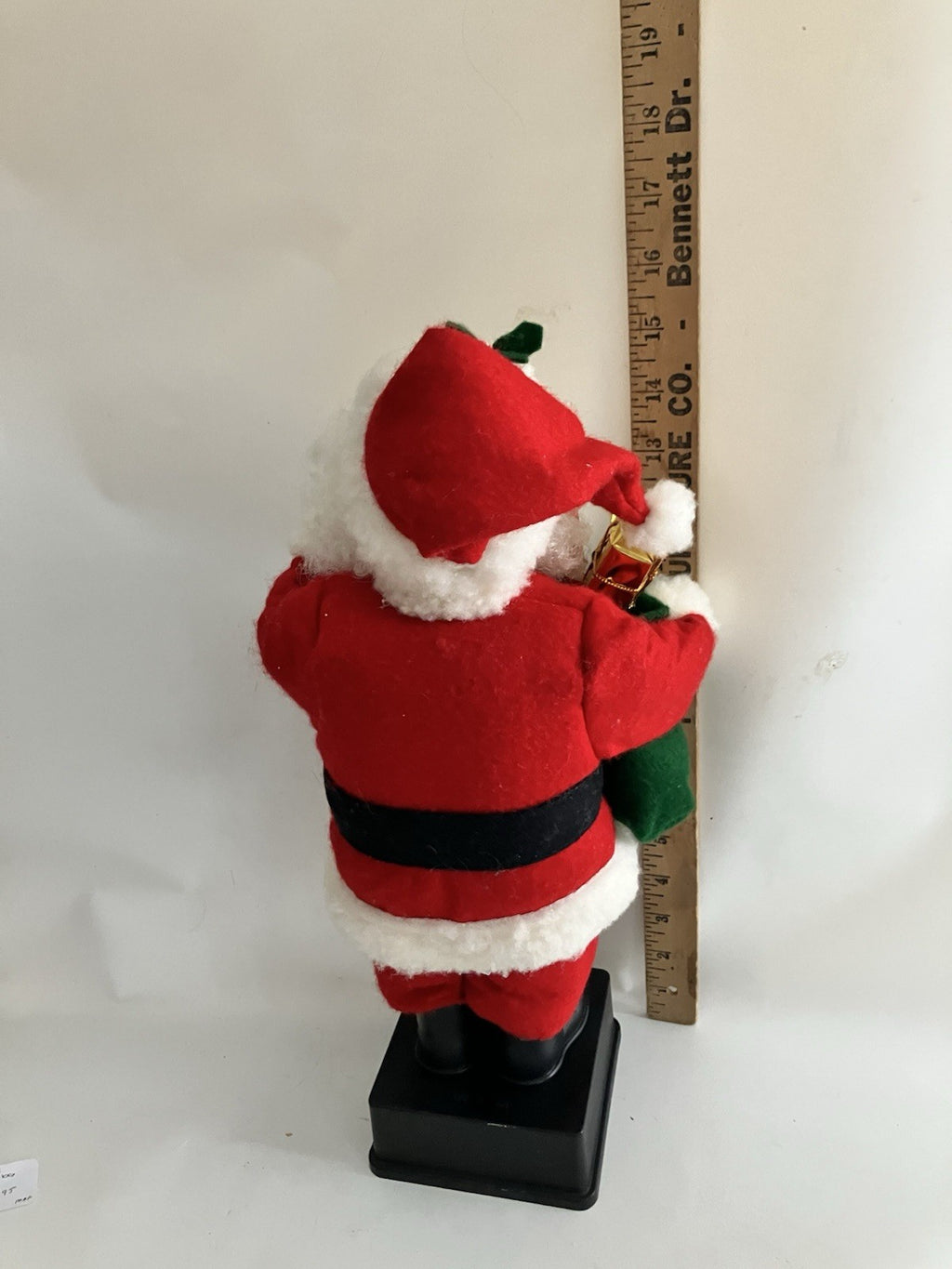 Vintage 1995 Holiday Creations Santa Claus Musical 16" Christmas Figure "Noel "