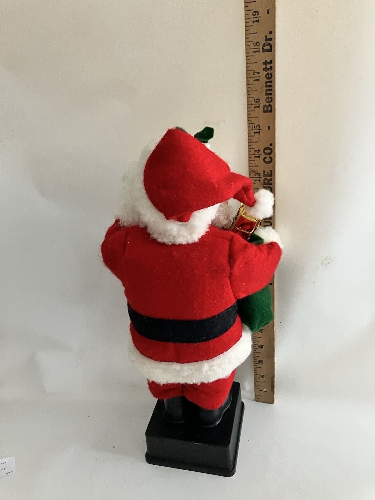 Vintage 1995 Holiday Creations Santa Claus Musical 16" Christmas Figure "Noel "