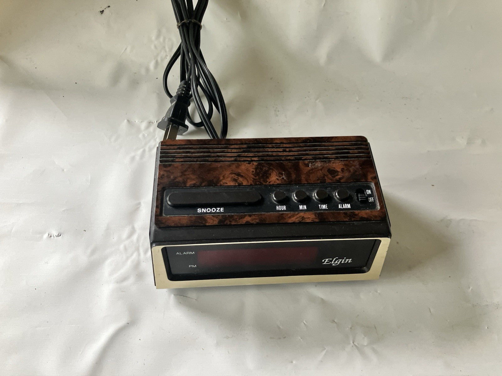 Vintage Elgin Wood tone Electric Analog Bedside Alarm Click Working Condition
