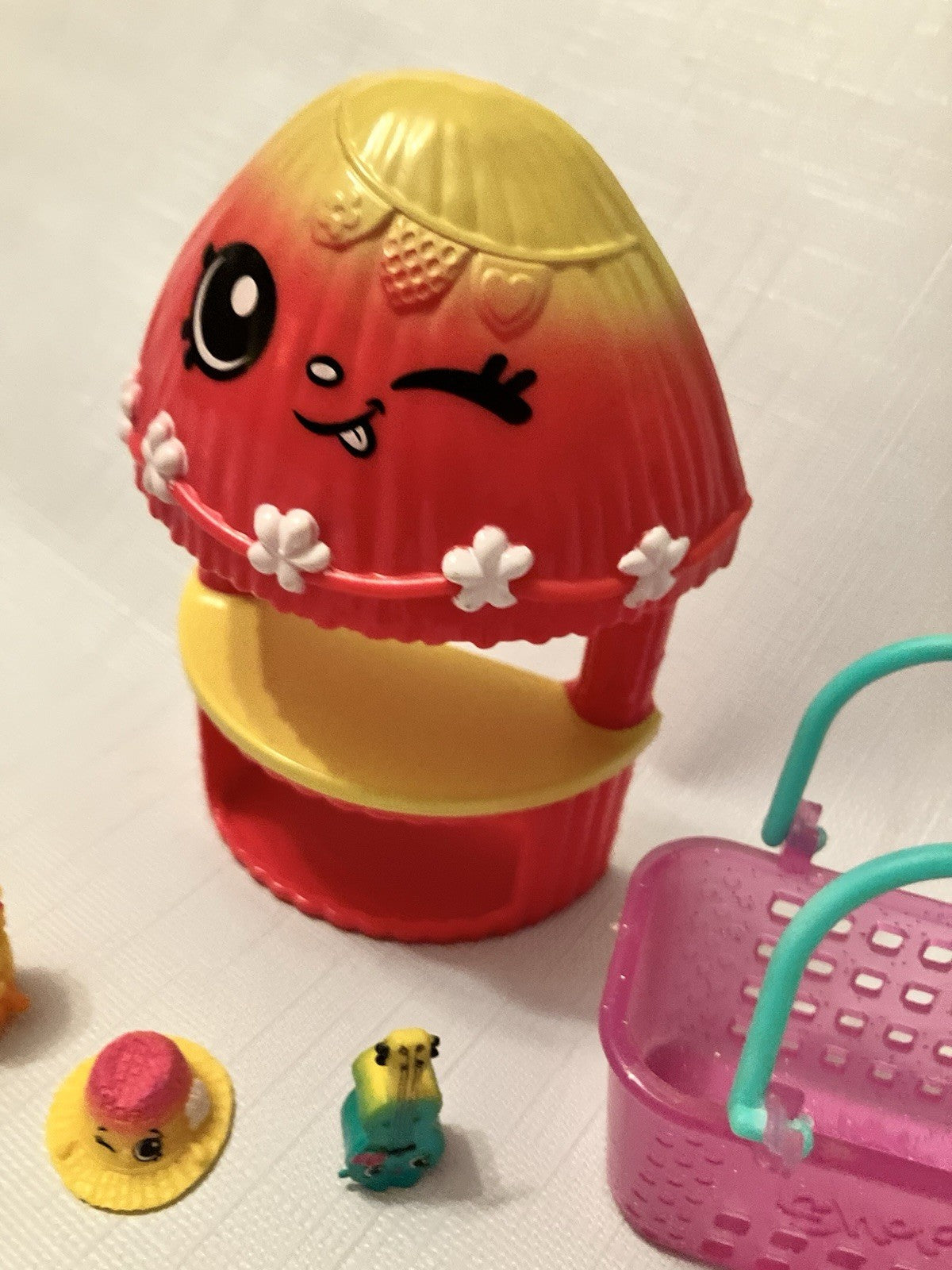 Season 3 Lot Shopkins Fashion Boutique And Hula Hut EUC 12 Total Figures