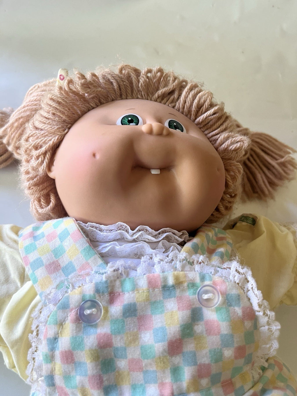 Vintage Cabbage Patch Kids Dirty Blonde Straight Pigtails Green Eyes, Tooth