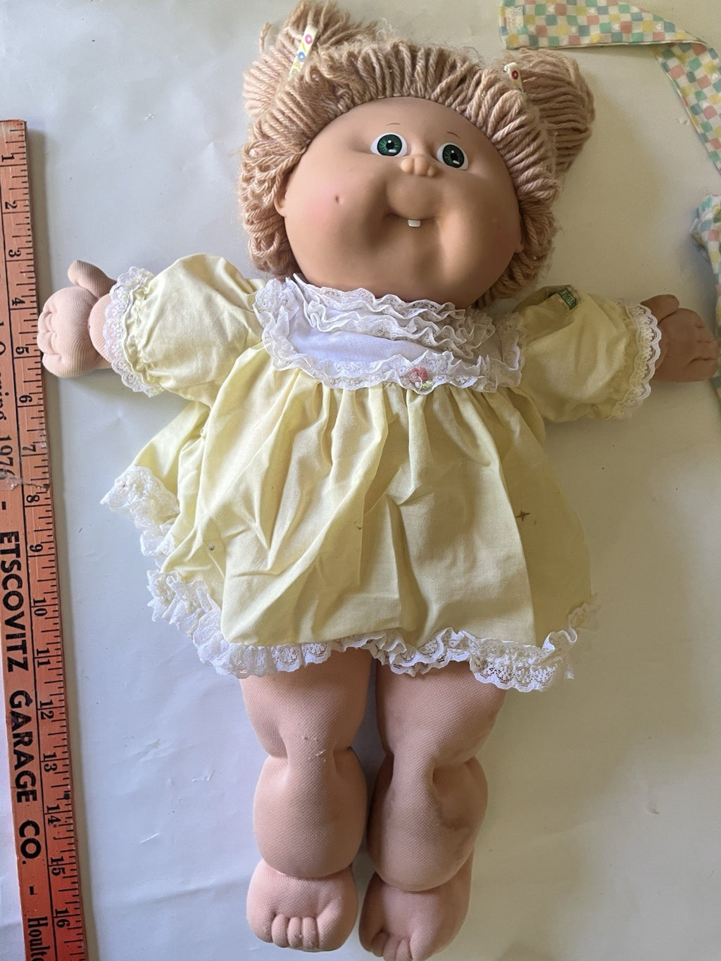 Vintage Cabbage Patch Kids Dirty Blonde Straight Pigtails Green Eyes, Tooth