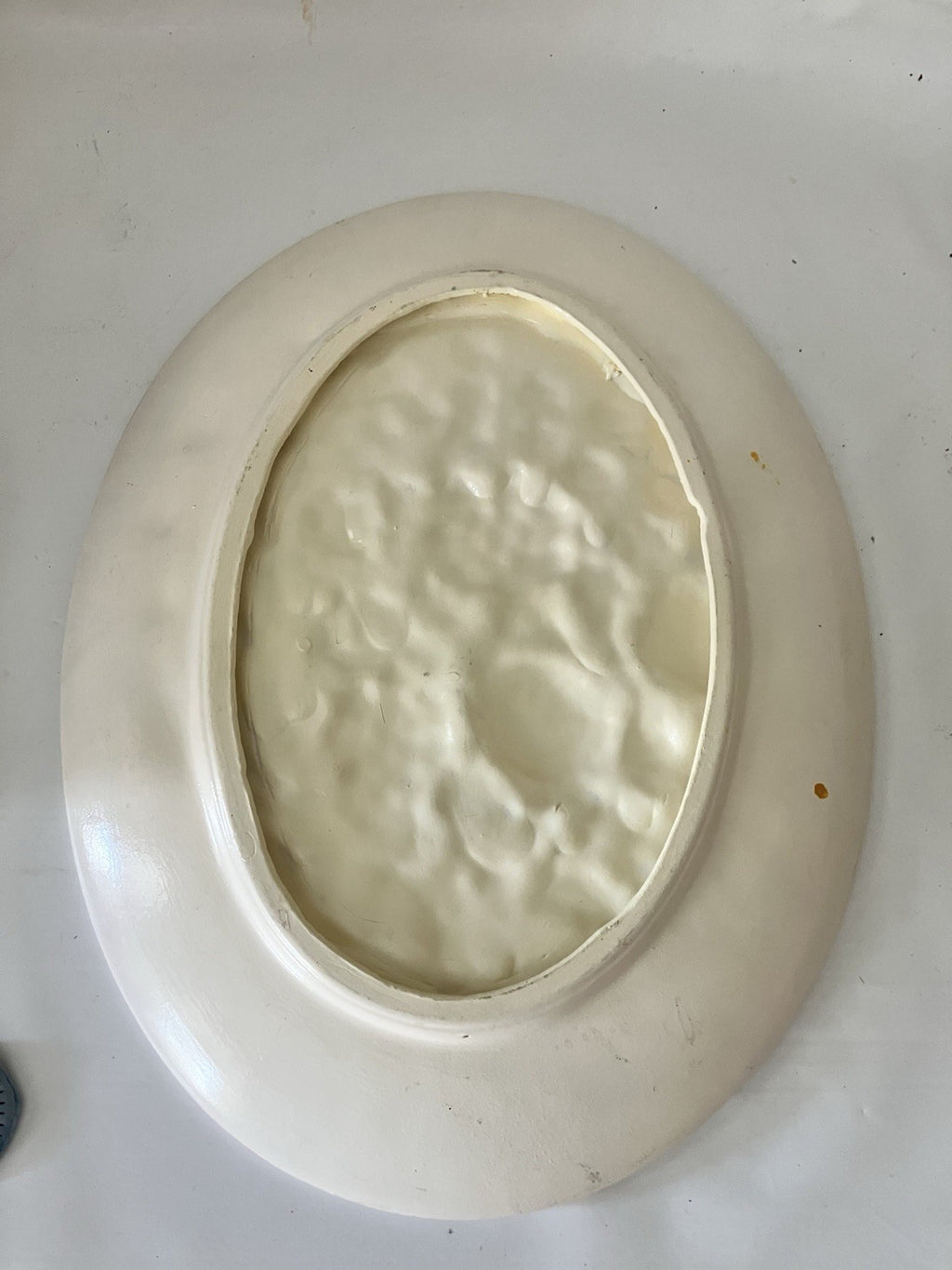 Vintage Ceramic Flower Mold Wall Hanging Plaque; Oval 13x10” EVC