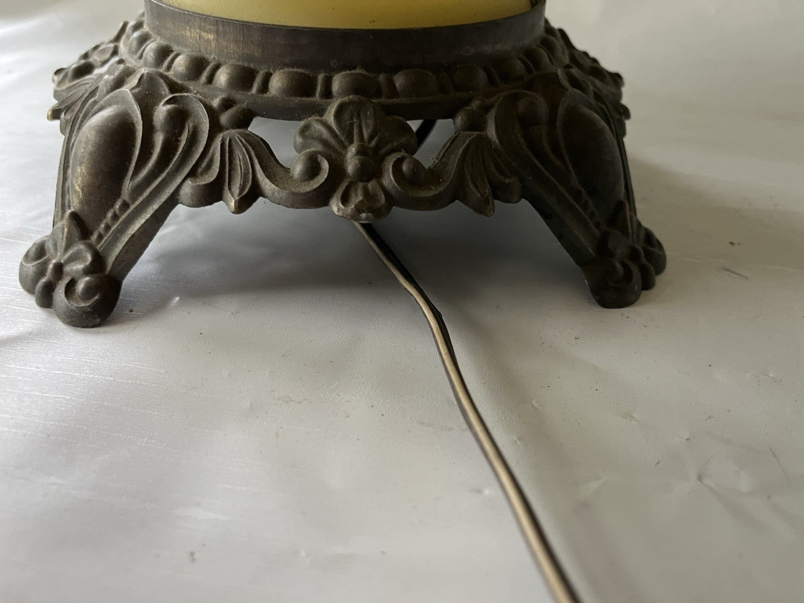 Vintage Hurricane GWTW Electric Lamp Yellow Hand painted Florals Base Only WORKS
