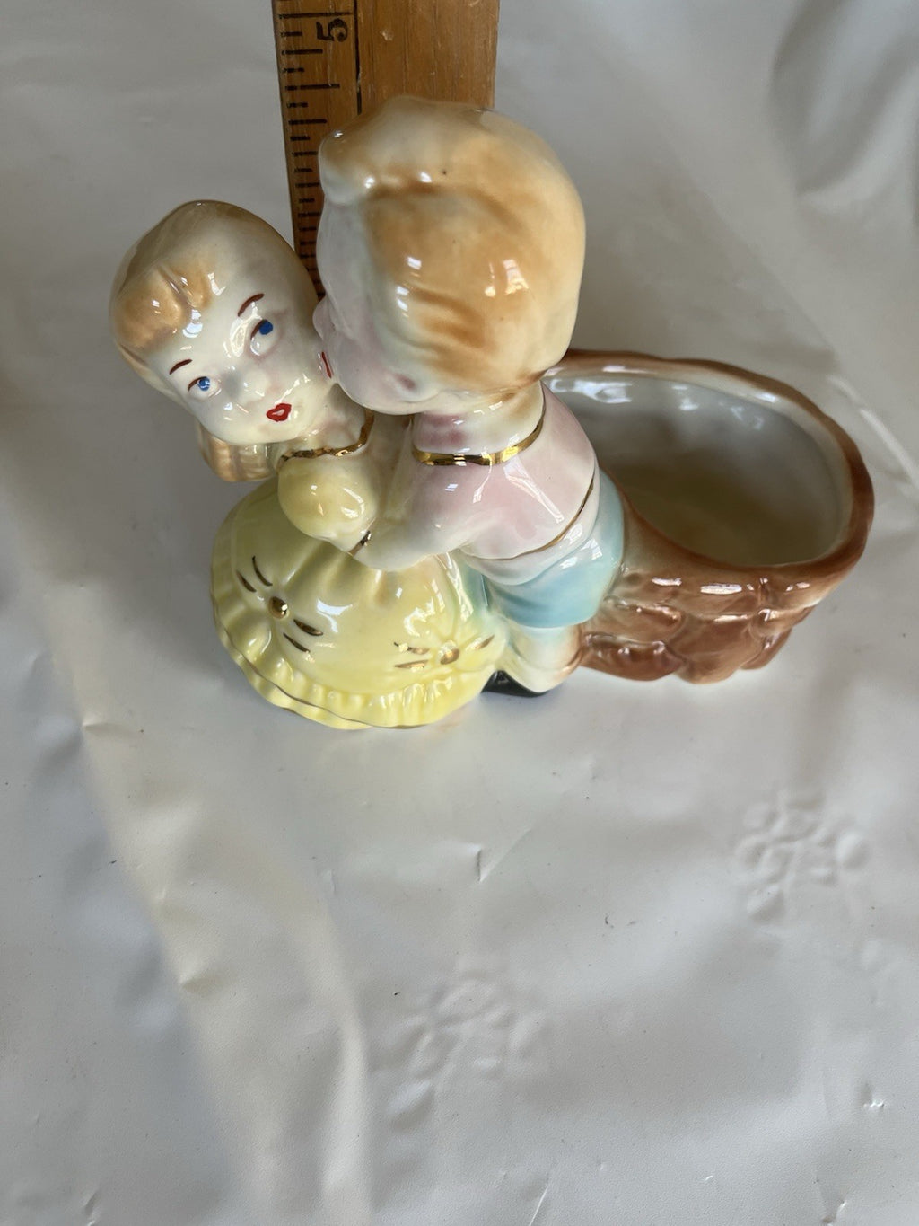 Vintage Kissing Couple Ceramic Planter Hand Painted Boy/Girl. Gold Accent EVC
