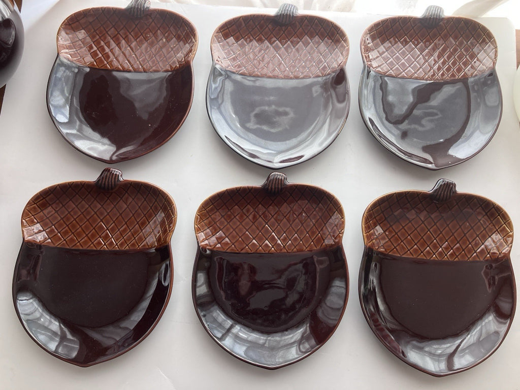 2011 Better Homes Stoneware Collection In Acorn Kitchen Set; 25 Pieces