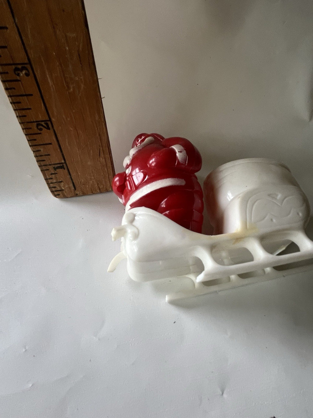 Vintage Christmas Rosbro Plastic Santa Claus White Sleigh Candy Container BROKE