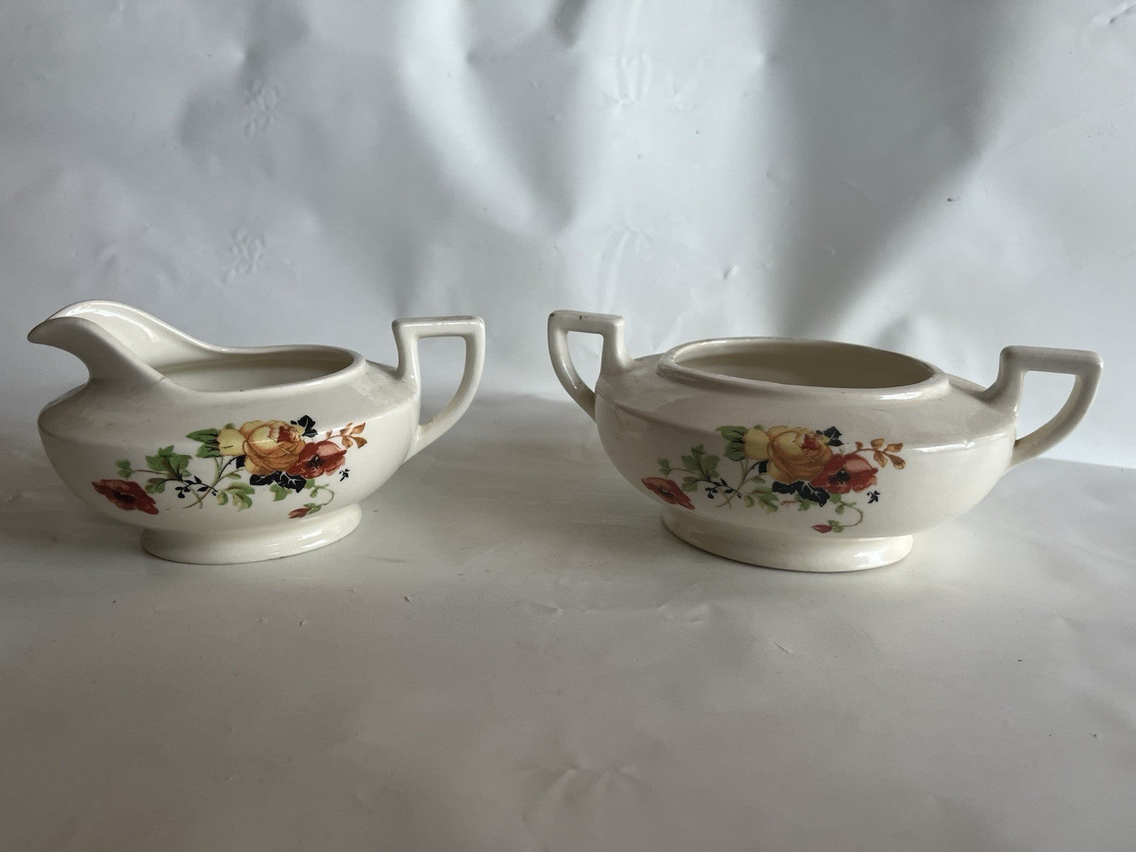Vintage Homer Laughlin China Sugar Dish And Creamer; C49N8/13
