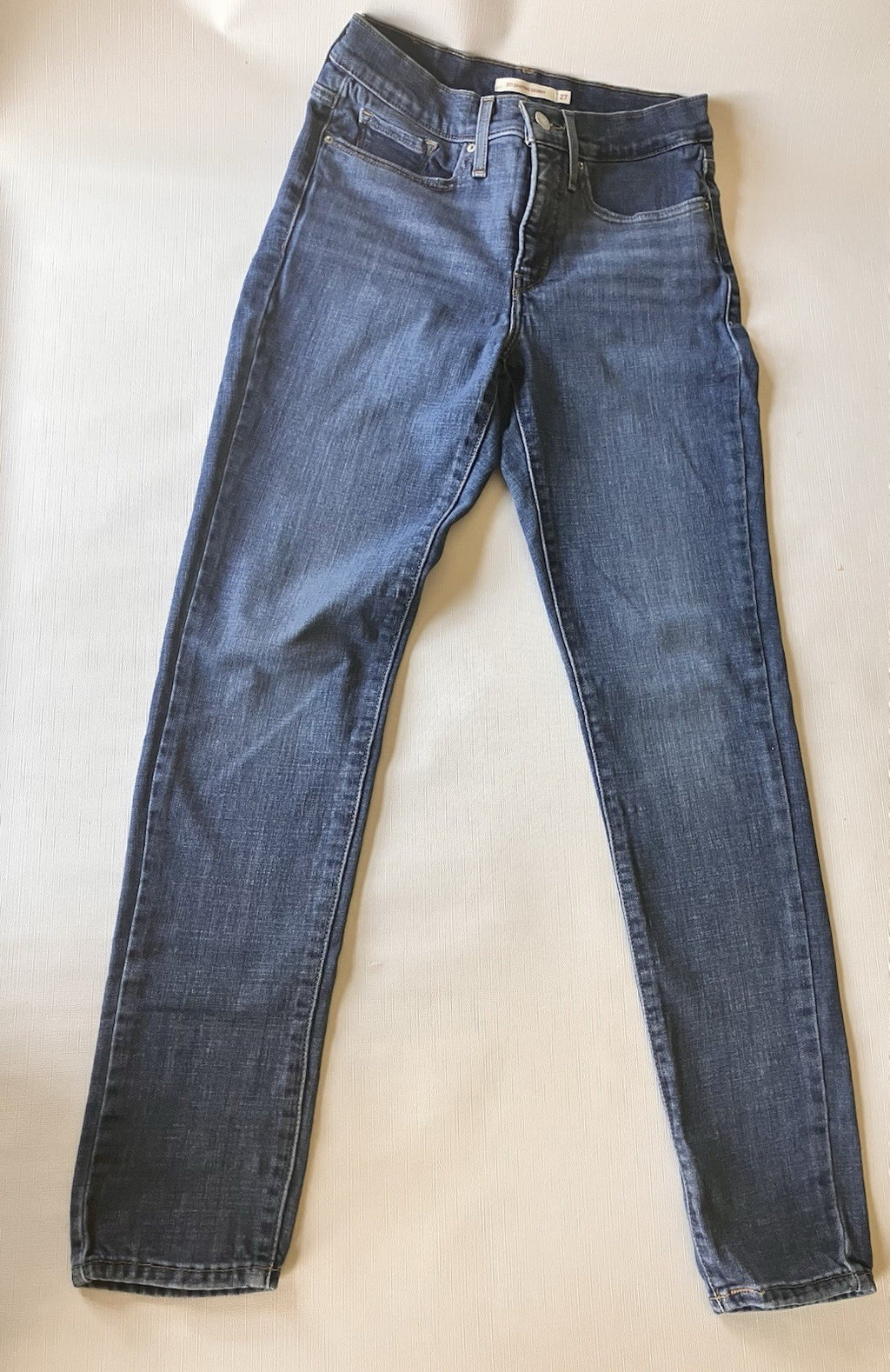 Pair Of Levis Women’s 27x30/ 28x30 Skinny Jeans
