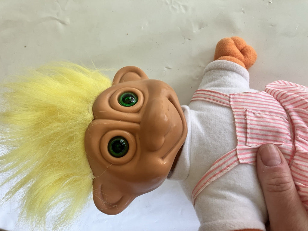 Vtg. 1992 Soma Glo Troll Doll; Light Up Green Eyes W/ Yellow Hair. Pink/white