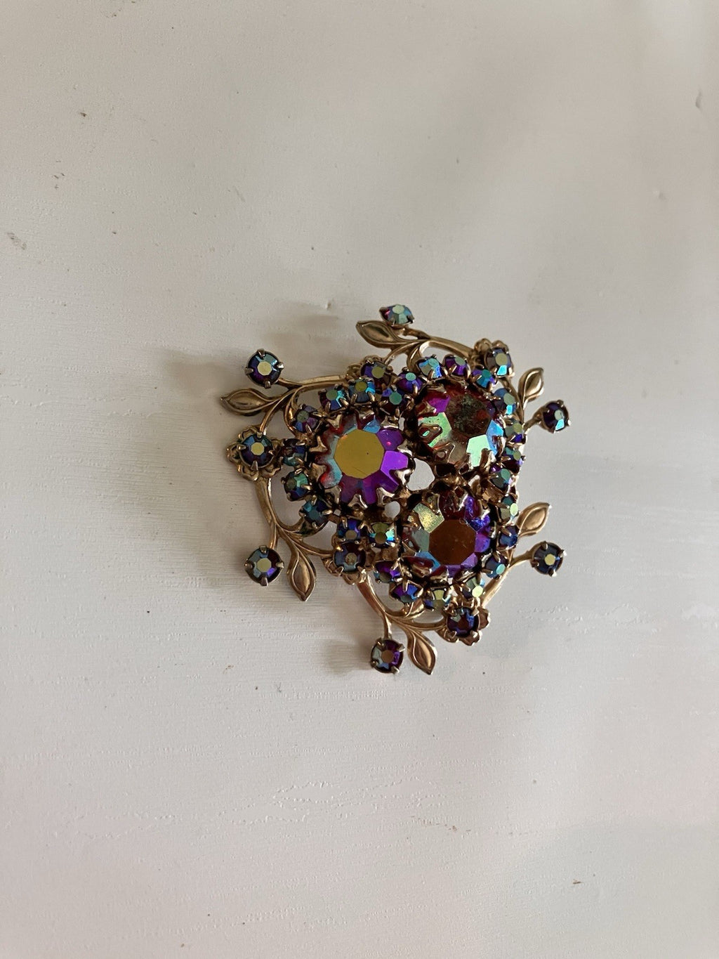 Vintage 1.5” Aurora Borealis Brooch; EVC
