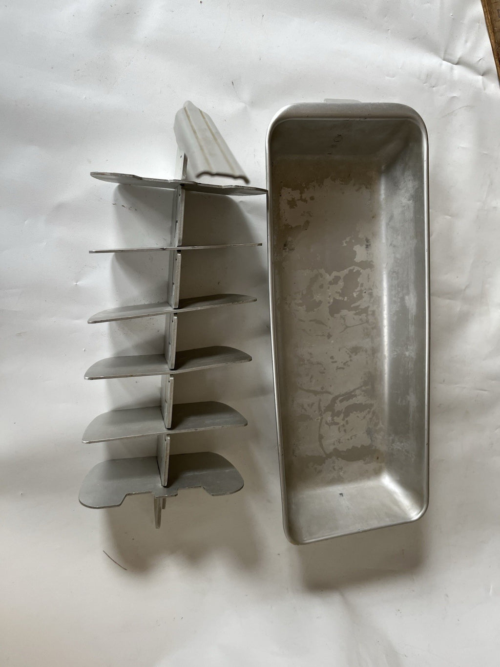 Vintage General Electric Metal Aluminum Ice Cube Tray