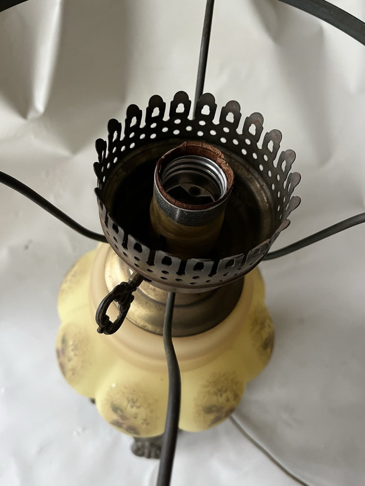 Vintage Hurricane GWTW Electric Lamp Yellow Hand painted Florals Base Only WORKS